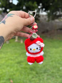 hello kitty crochet keychain